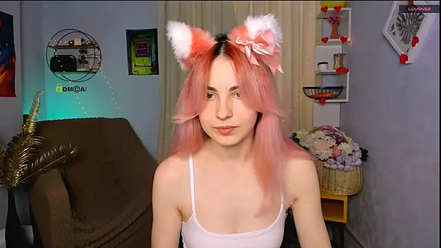 Snapshot of lissa_veils chatting on 05-20-26, 12:33 lissa veils online show from 05-20-26, 12:33