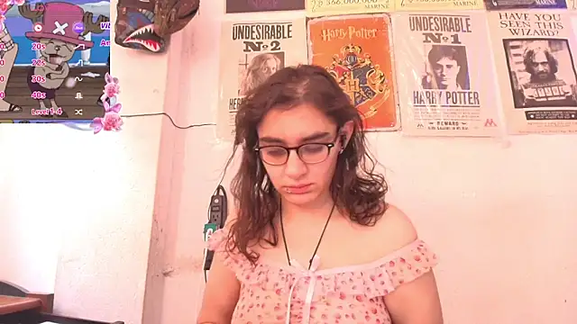 Snapshot of Ellaa_honey chatting on 04-27-26, 02:15 Ellaa honey online show from 04-27-26, 02:15