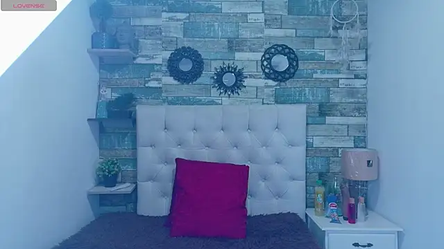 Snapshot of Skylernaomi chatting on 05-21-26, 02:13 Skylernaomi online show from 05-21-26, 02:13