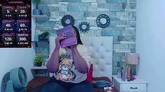 Snapshot of Skylernaomi chatting on 05-23-26, 01:48 Skylernaomi online show from 05-23-26, 01:48