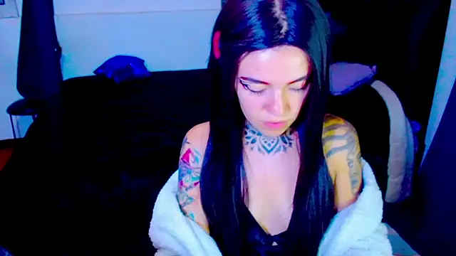 LannieGonzales online show from 05-17-26, 03:59