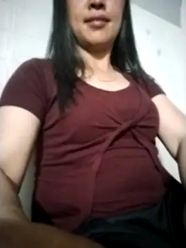 Snapshot of Lisa-aa chatting on 05-04-26, 01:29 Lisa-aa online show from 05-04-26, 01:29