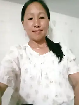 Snapshot of Lisa-aa chatting on 05-17-26, 02:35 Lisa-aa online show from 05-17-26, 02:35