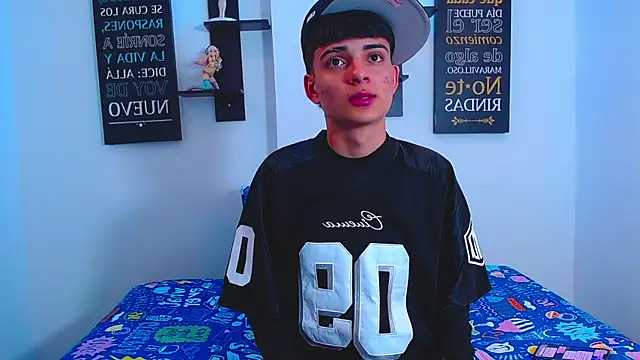 milo hot  online show from 03-31-26, 07:58