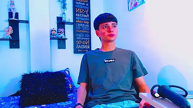 milo hot  online show from 04-10-26, 10:58
