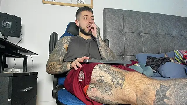 vyxen x online show from 05-05-26, 07:55