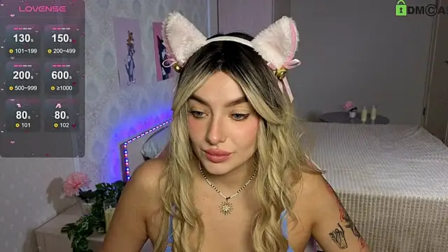 Snapshot of Emily_Bloom_119 chatting on 05-08-26, 08:08 Emily Bloom 119 online show from 05-08-26, 08:08