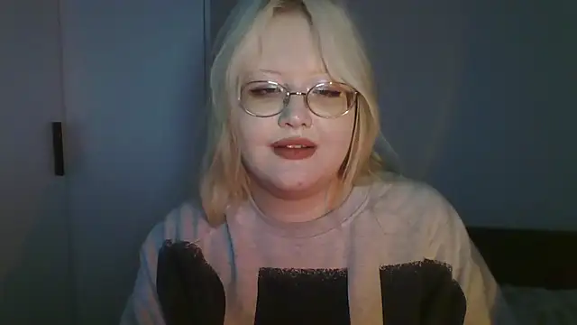 Snapshot of Elayne_Sweet chatting on 06-13-26, 06:22 Elayne Sweet online show from 06-13-26, 06:22