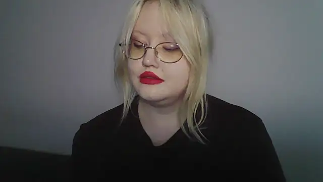 Snapshot of Elayne_Sweet chatting on 06-27-26, 12:22 Elayne Sweet online show from 06-27-26, 12:22