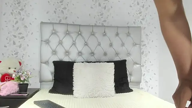 Snapshot of brenda_sofia69 chatting on 05-08-26, 12:54 brenda sofia69 online show from 05-08-26, 12:54