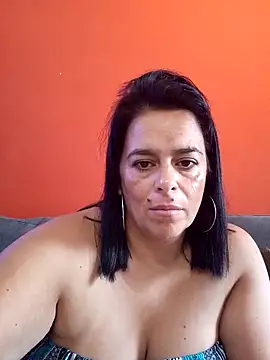 Snapshot of lucianamorocha chatting on 04-15-26, 01:40 lucianamorocha online show from 04-15-26, 01:40
