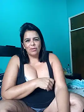 Snapshot of lucianamorocha chatting on 04-16-26, 11:55 lucianamorocha online show from 04-16-26, 11:55
