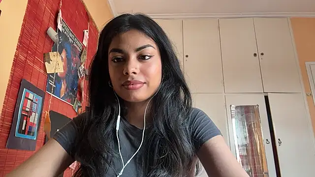 Snapshot of JenniRoutt chatting on 04-04-26, 02:14 JenniRoutt online show from 04-04-26, 02:14