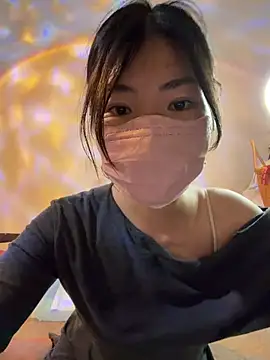 Xiaoyunduo1 online show from 04-13-26, 03:17