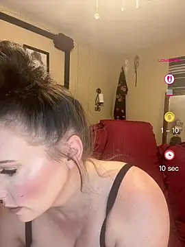 Snapshot of taylorsunshine chatting on 05-04-26, 02:18 taylorsunshine online show from 05-04-26, 02:18