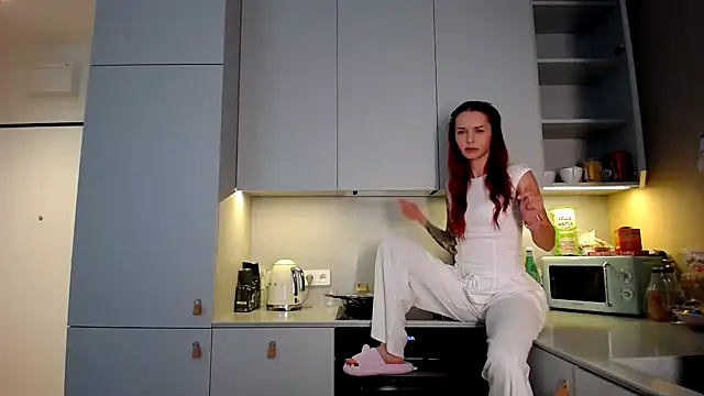 Snapshot of eva_oopsy chatting on 04-14-26, 01:17 eva oopsy online show from 04-14-26, 01:17