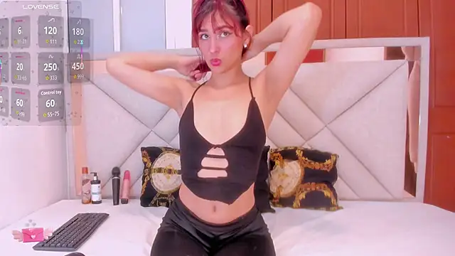 Snapshot of lili_blaze chatting on 04-28-26, 12:54 lili blaze online show from 04-28-26, 12:54