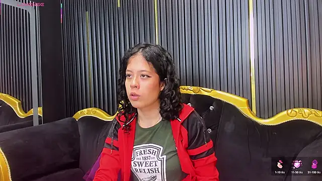 Snapshot of Kaira_luxury chatting on 05-06-26, 03:02 Kaira luxury online show from 05-06-26, 03:02