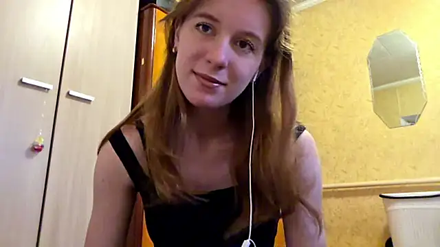 Snapshot of DonnaKuc chatting on 04-09-26, 06:19 DonnaKuc online show from 04-09-26, 06:19