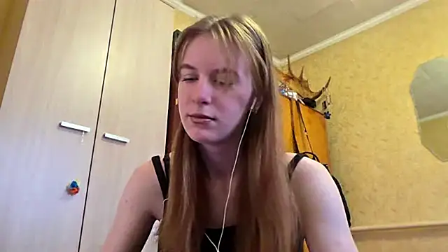 Snapshot of DonnaKuc chatting on 04-20-26, 06:16 DonnaKuc online show from 04-20-26, 06:16