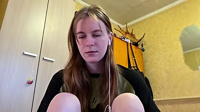 Snapshot of DonnaKuc chatting on 04-22-26, 06:16 DonnaKuc online show from 04-22-26, 06:16
