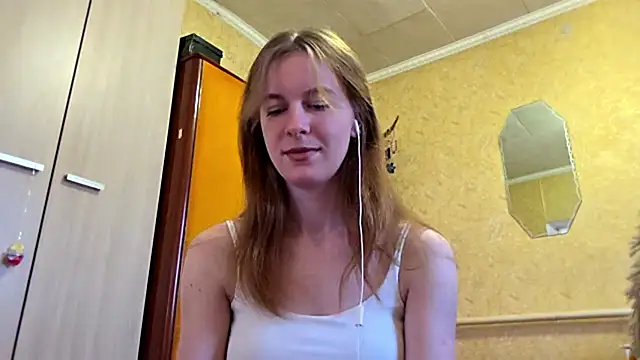 Snapshot of DonnaKuc chatting on 04-25-26, 06:16 DonnaKuc online show from 04-25-26, 06:16