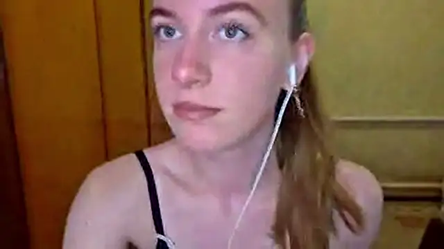 Snapshot of DonnaKuc chatting on 05-06-26, 06:08 DonnaKuc online show from 05-06-26, 06:08