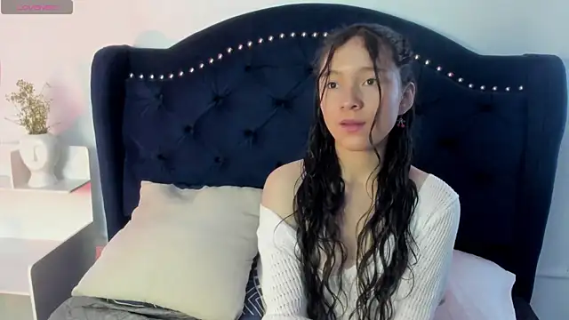Honney Bunny18 online show from 04-08-26, 02:39