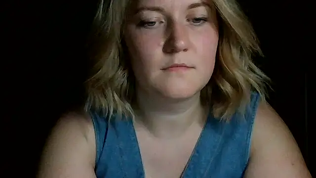 Snapshot of TinaKittyX chatting on 05-09-26, 09:42 TinaKittyX online show from 05-09-26, 09:42