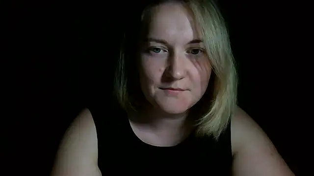 Snapshot of TinaKittyX chatting on 05-11-26, 08:17 TinaKittyX online show from 05-11-26, 08:17