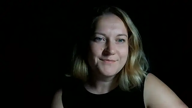 Snapshot of TinaKittyX chatting on 06-03-26, 08:25 TinaKittyX online show from 06-03-26, 08:25