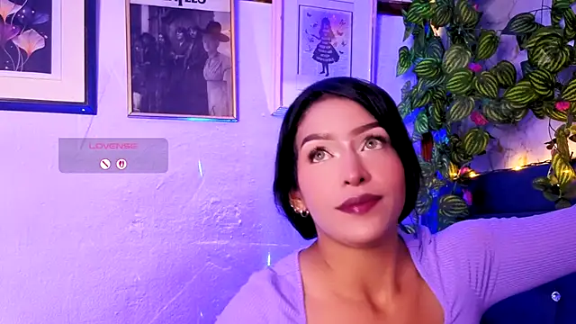 Snapshot of Alisse_Storm chatting on 05-08-26, 03:45 Alisse Storm online show from 05-08-26, 03:45