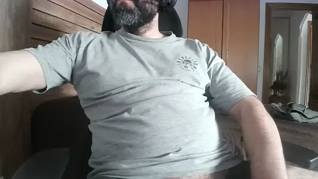 Snapshot of espartanobar chatting on 04-01-26, 05:10 espartanobar online show from 04-01-26, 05:10