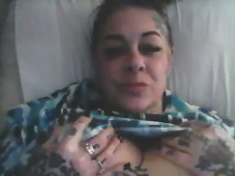 Snapshot of Kitty_bang chatting on 04-22-26, 12:13 Kitty bang online show from 04-22-26, 12:13