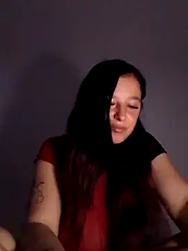 Snapshot of EmmaWillow chatting on 04-15-26, 06:59 EmmaWillow online show from 04-15-26, 06:59