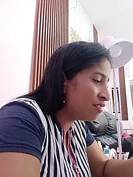 Snapshot of SofiaMendez1_ chatting on 05-01-26, 04:11 SofiaMendez1 online show from 05-01-26, 04:11
