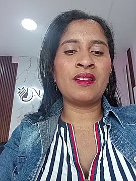 Snapshot of SofiaMendez1_ chatting on 05-25-26, 03:29 SofiaMendez1 online show from 05-25-26, 03:29