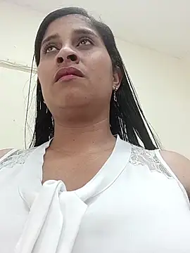 Snapshot of SofiaMendez1_ chatting on 06-20-26, 06:00 SofiaMendez1 online show from 06-20-26, 06:00