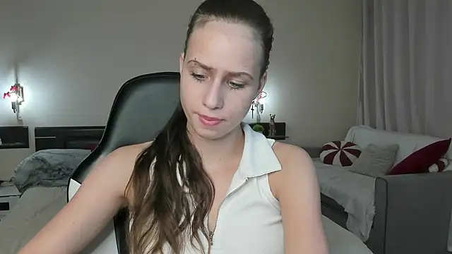 Snapshot of LoveBettie chatting on 07-07-26, 03:27 LoveBettie online show from 07-07-26, 03:27