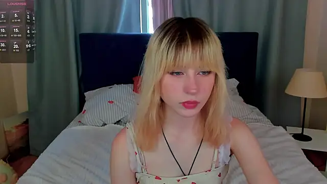 MiaKimiko online show from 06-08-26, 01:39