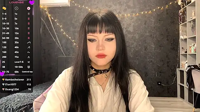 EmilyEmbears online show from 05-14-26, 06:20