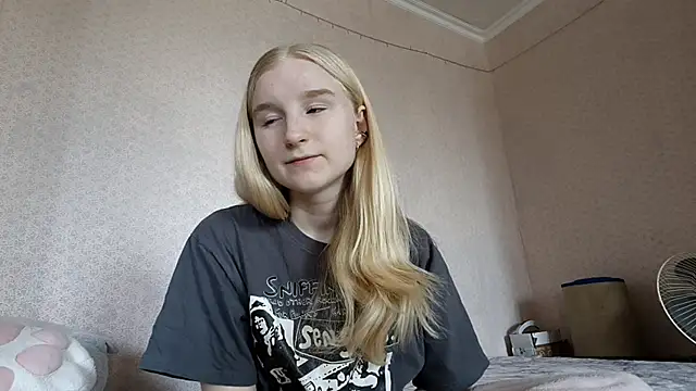 Snapshot of ForwentSeat chatting on 04-11-26, 07:13 ForwentSeat online show from 04-11-26, 07:13