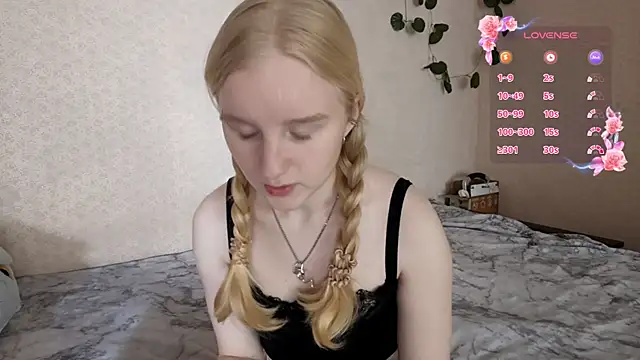 Snapshot of ForwentSeat chatting on 05-15-26, 07:04 ForwentSeat online show from 05-15-26, 07:04