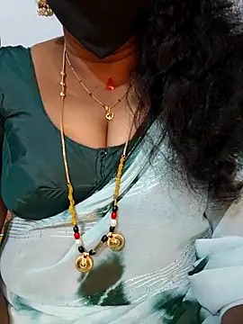 Snapshot of Priya_smiley chatting on 04-08-26, 12:49 Priya smiley online show from 04-08-26, 12:49