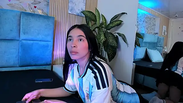 Delphine doll online show from 06-24-26, 01:43