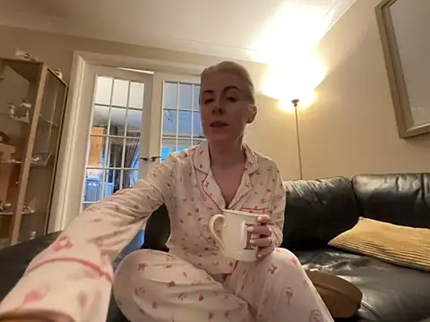 Laylaskyexx online show from 05-19-26, 05:14