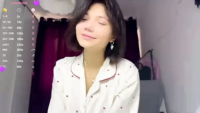 Snapshot of Cute_Capricee chatting on 04-22-26, 09:44 Cute Capricee online show from 04-22-26, 09:44