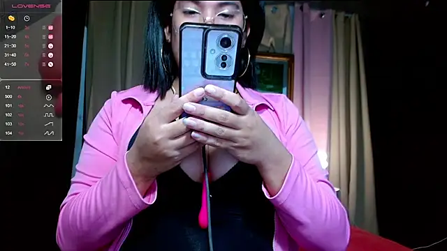 HugeCumRainSamantha online show from 05-05-26, 01:19