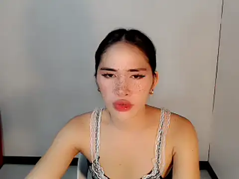 Snapshot of urasiankylie chatting on 04-25-26, 08:50 urasiankylie online show from 04-25-26, 08:50