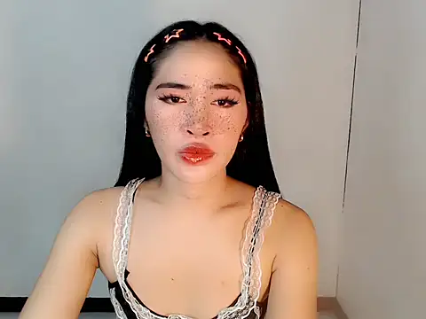 Snapshot of urasiankylie chatting on 04-29-26, 05:30 urasiankylie online show from 04-29-26, 05:30